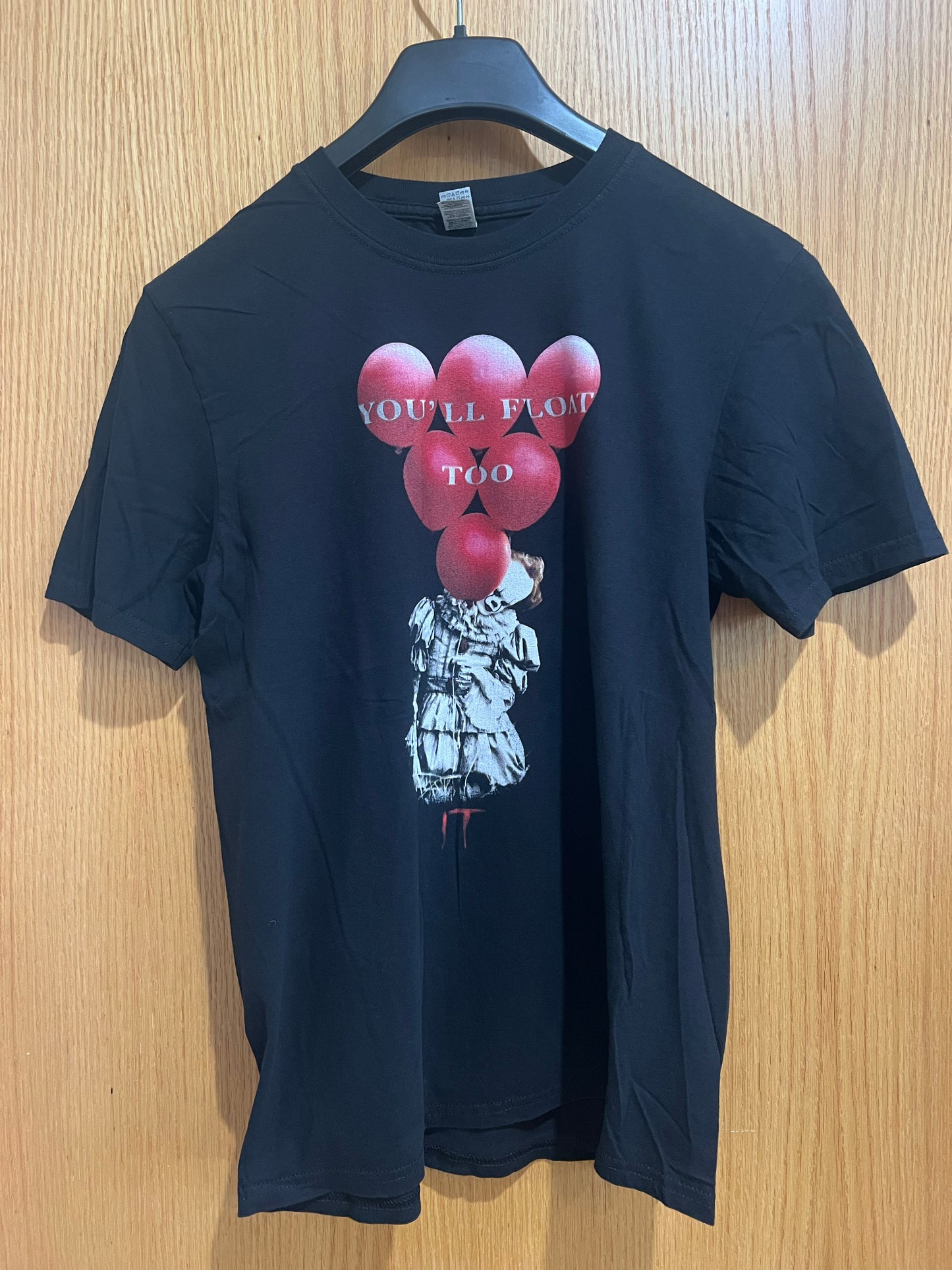 IT • You'll Float Too • Black • M • Preowned