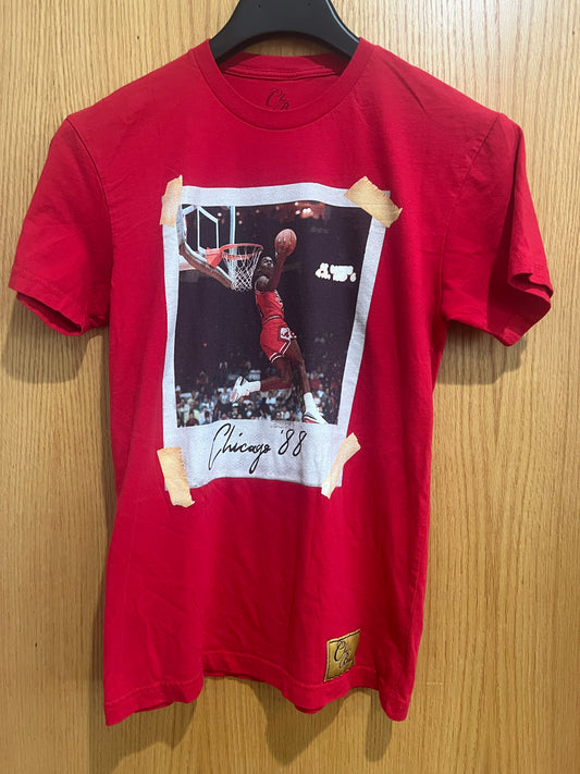 Michael Jordan • Chicago '88 • Chi Boys • Red • S • Preowned